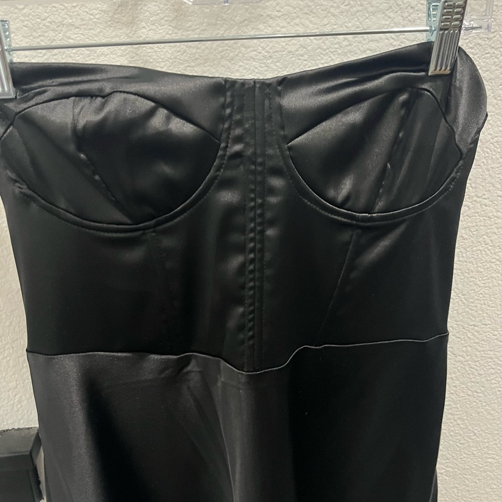Elegant Black Strapless Dress